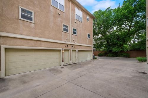 3123 Cedarplaza Ln, Dallas TX  75235-8590 exterior
