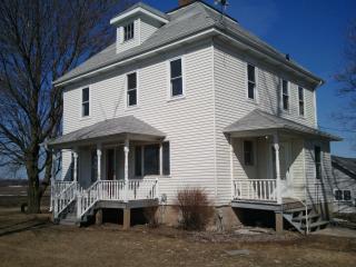17939 Plank Rd, Sycamore IL  60178-8709 exterior