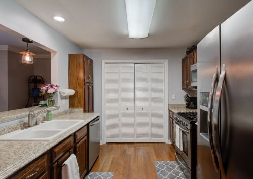 802 Camden Ct, Atlanta GA  30327-4274 exterior