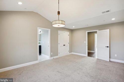 6615 Gude Ave, Silver Spring MD 20912-4827 exterior