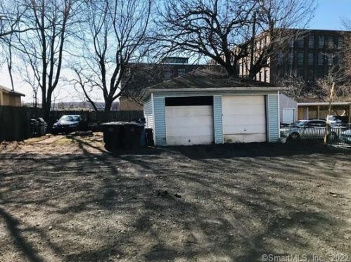 422 Stanley St, New Britain, CT 06051-3207