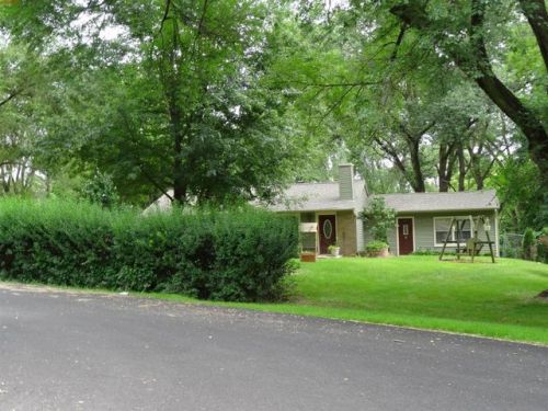 139 Memory Ln, Carpentersville, IL 60110-1425