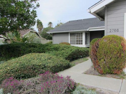 2766 Inverness Dr, Carlsbad, CA 92010-6522