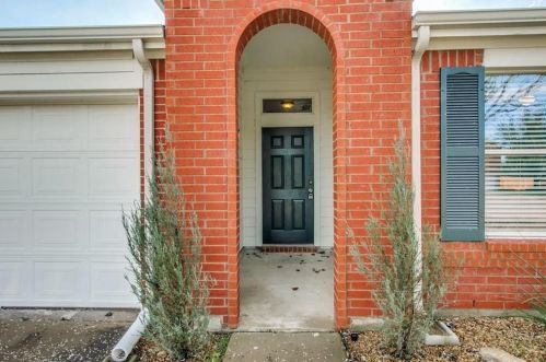 4013 Shiraz Dr, Argyle TX  76226-4211 exterior