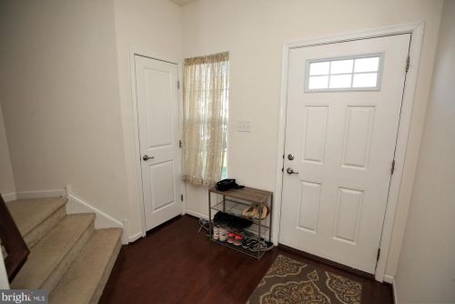 27 Sundance Dr, Trenton NJ  08619-3968 exterior