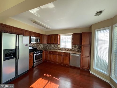 12 Colebrook Ct, Princeton NJ  08540-7050 exterior