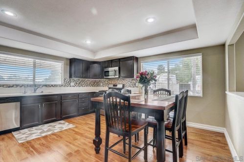 145 El Valle Opulento, Vista CA 92083-7708 exterior