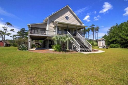 370 Stacy Loop Rd, Sealevel, NC 28581-9626