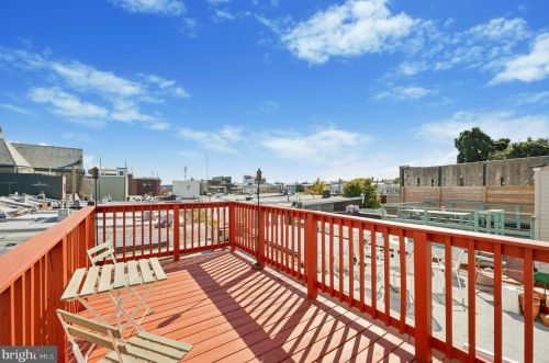 1419 4 St, Philadelphia PA 19147-0059 exterior