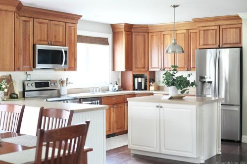 8 Brook Xing, Ellington, CT 06029-2240