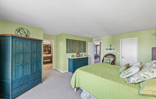 439 Westport Dr, Pingree Grove IL  60140-9172 exterior