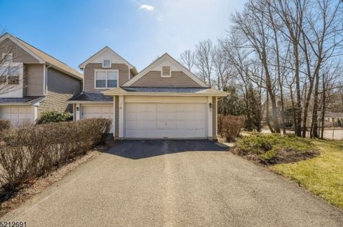 11 Sycamore Ln, Dover NJ  07869-3704 exterior