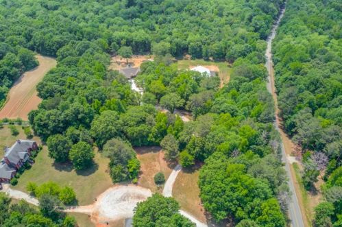 1502 Alcovy Meadows Ln, Porterdale, GA 30014-6403
