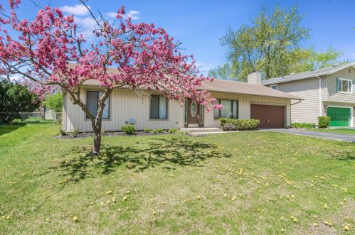 775 Voyager Dr, Hanover Park, IL 60103-4737