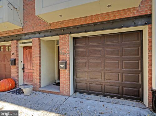 949 Lawrence St, Philadelphia, PA 19123-1439