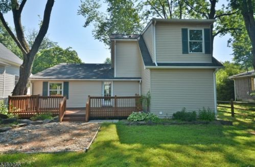 15 Fairfield Ave, Warren, NJ 07059-5705