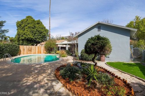 3920 El Caminito, Glendale CA 91214-1027 exterior