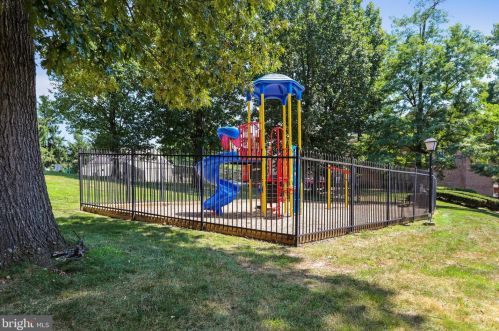 3836 Chesterwood Dr, Silver Spring MD 20906-2862 exterior