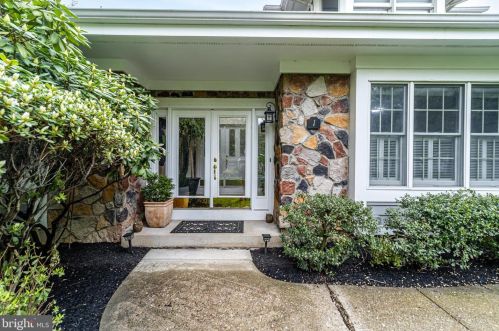 1 Mimosa Ct, Princeton, NJ 08540-9423