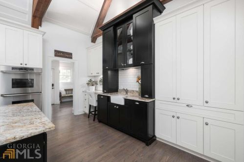 4711 Dudley Ln, Atlanta GA  30327-3330 exterior