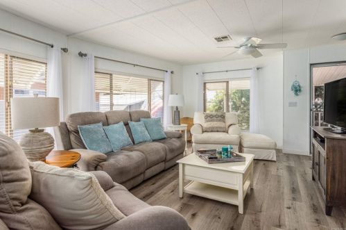 7226 San Benito St, Carlsbad, CA 92011-4613
