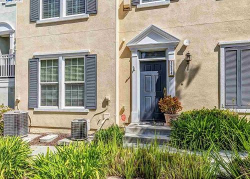 3664 Whitworth Dr, Pleasanton, CA 94568-4562