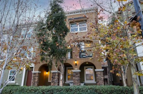 1775 Mccandless Dr, Milpitas, CA 95035-9006