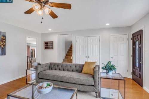 23936 Sunnybank Pl, Hayward, CA 94541-4501