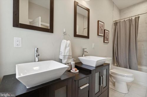 1243 24th St, Philadelphia PA  19121-4820 exterior