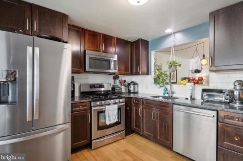 829 4th St, Philadelphia PA  19147-3128 exterior