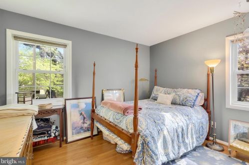 7122 Dalhouse St, Springfield VA  22151-3430 exterior