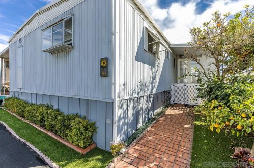 144 Skyview Ln, Oceanside, CA 92056-4814