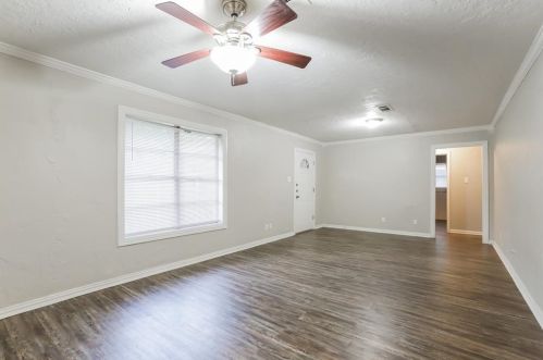 1403 Roberson St, Conroe TX  77301-1864 exterior