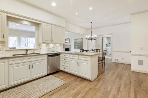 230 Cameron Rdg Dr, Atlanta GA  30328-4709 exterior