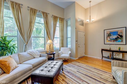 3255 Talman Ave, Chicago, IL 60618-4729