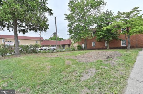 90 Holly Ave, Pitman NJ  08071-1249 exterior