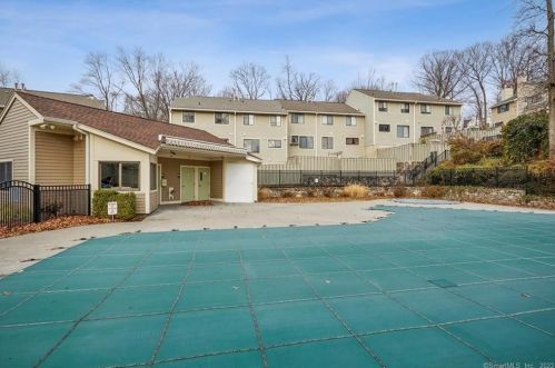 129 Sunrise Hill Rd, Norwalk, CT 06851-2111