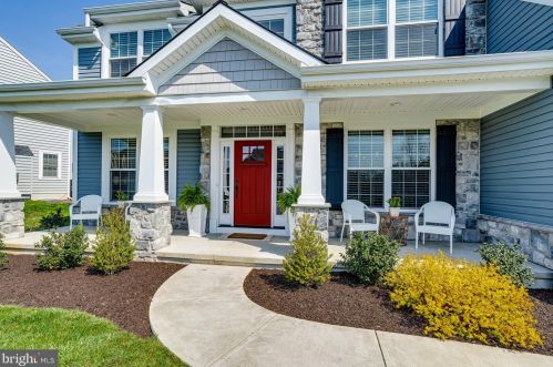 455 Greenhedge Dr, Lancaster PA  17603-7907 exterior