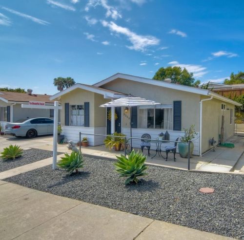 3558 Santa Maria St, Oceanside, CA 92056-3905