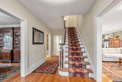 218 Richards Rd, Ridgewood, NJ 07450-1118