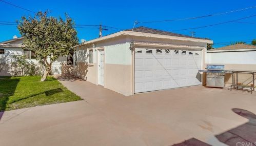 4619 130 St, Hawthorne CA 90250-5146 exterior