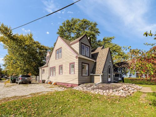 6 Hobart Rd, Hobart, IN 46342-4664