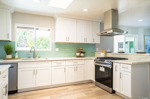 1237 Eisner Pl, Anaheim CA  92801-4704 exterior