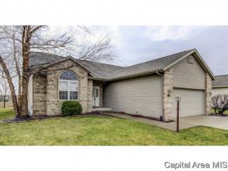 308 Podres Ln, Chatham, IL 62629-5002