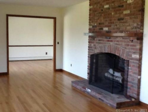 180 Sturges Ridge Rd, Wilton CT  06897-3236 exterior