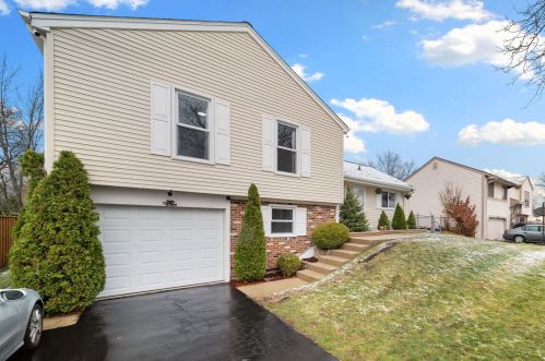 263 Lincoln Dr, Hanover Park, IL 60103-6508