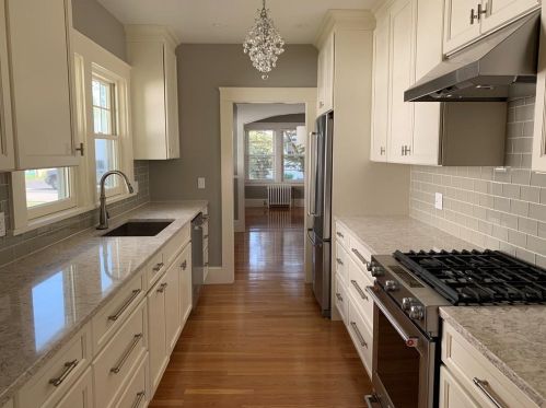 4 Boughton Rd, Middletown, RI 02840-1707