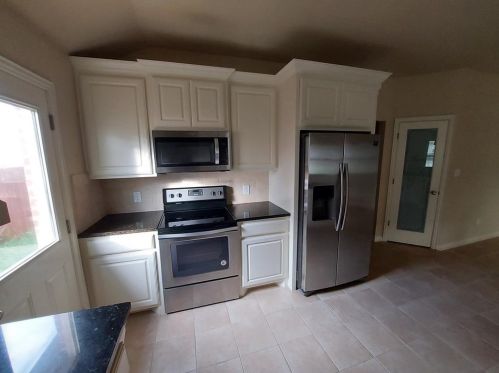 1705 Carverly Dr, Fort Worth TX  76112-7609 exterior