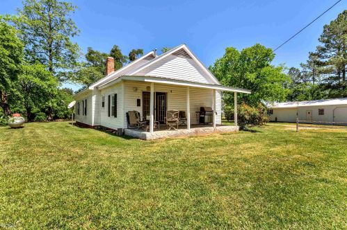 82 Duck Pond Rd, Lexington, GA 30648-2210