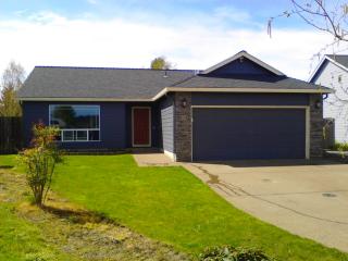 154 8th St, Jefferson, OR 97352-9345
